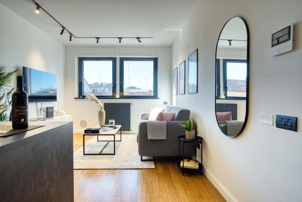 Italianflat - Canal Couture, Navigli Luxury Retreat Mediolan Zewnętrze zdjęcie